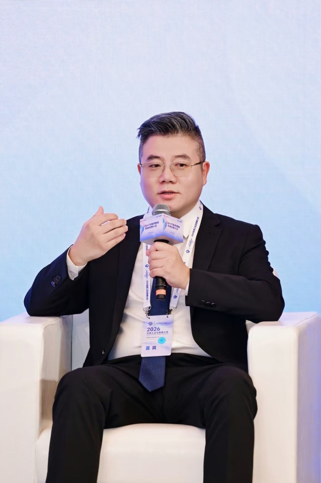 黄鸿恩：AI融入黄金珠宝门店的“场景智能”实践